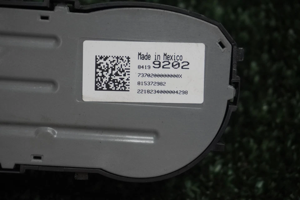 Chevrolet Colorado 2018 2019 2020 2021 unidad de control de aire acondicionado temperatura OEM 84199202 Foto 3 de 4