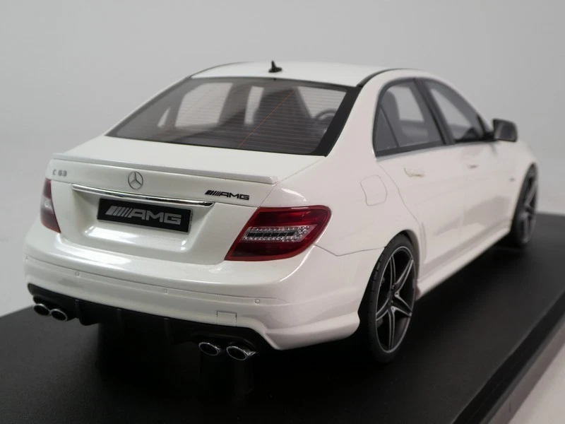 GT Spirit GTSPIRIT Mercedes Benz C63 AMG Blanc Diamant 2007 1/18 GT928 - Photo 3/3