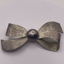 Vintage Silver Tone Textured Ribbon Bow Brooch Pin Mid-Century Classic Style