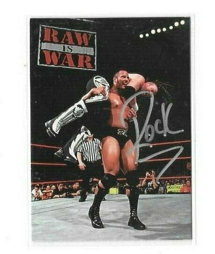 THE ROCK DWAYNE JOHNSON 1998 WWF SUPERSTARZ AUTOGRAPHED ROOKIE CARD CERTIFIED