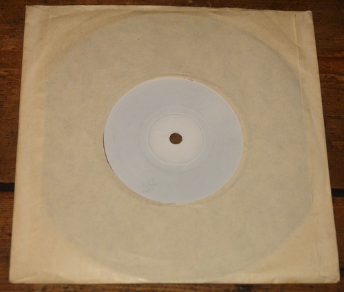 THE UNTOUCHABLES ~ SISTER SALVATION b/w PROTECT YOUR LOVE ~ UK 7" NEW WAVE PUNK - Picture 3 of 4