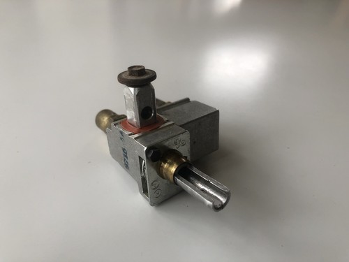 Juego de válvulas quemador de superficie para estufa Jenn-Air 73001050 73001051 para piezas a fuego lento - Imagen 2 de 24