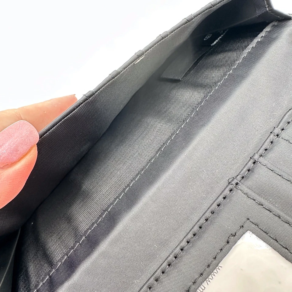 Cartera Mundi RFID blanca y negra nueva con etiquetas 7" x 3,5" Foto 3 de 4