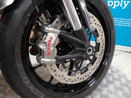 Triumph Speed Twin 1200 - Picture 14 of 17
