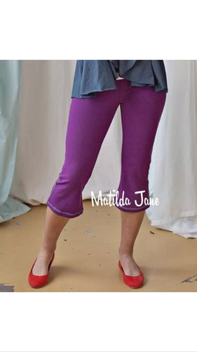 NWT Matilda Jane Women's Wonderful Parade 1st PRIZE CAPRI Small Crop Yoga Pants - Picture 2 of 5