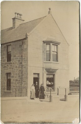TRINITY POST OFFICE, BRECHIN, LADENFRONT - Angus Postkarte Echtfoto