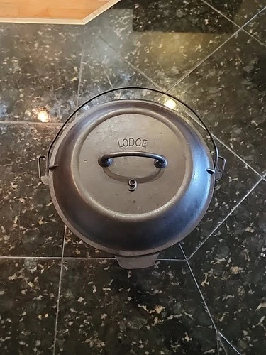 Vintage Lodge No. 9 Cast Iron Pot and Lid Arc Logo