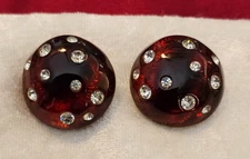 KJL KENNETH JAY LANE ROUND AMBER LUCITE DOME CLEAR RHINESTONE CLIP EARRINGS