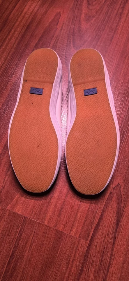 Zapatos sin cordones Keds Chanpion de lona de espuma de ensueño talla 9,5 para mujer blancos Wf23240 Foto 3 de 4