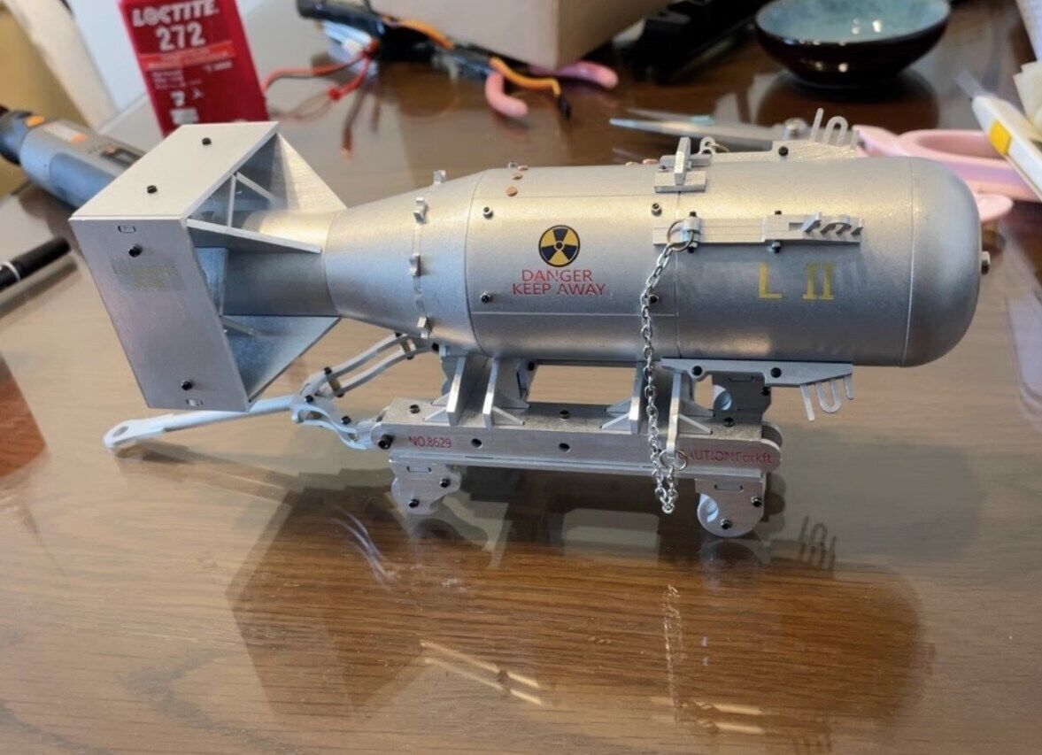 1/12 Scale WWII US Little boy Nuclear Bomb Atomic Bomb Metal