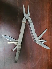 Leatherman Super Tool Vintage Needs to be Cleaned 