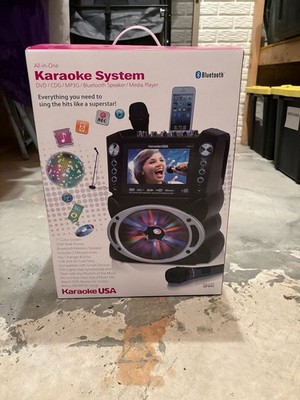 Karaoke USA GF842 All-in-One Karaoke System with 7'' Color Screen and Bluetooth