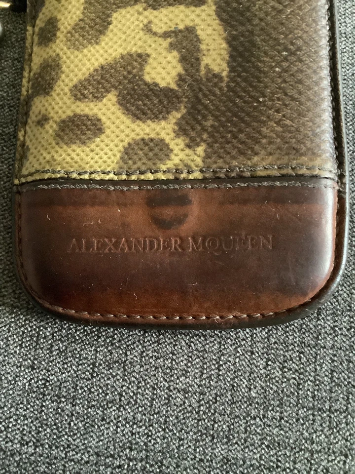 Alexander McQueen Vintage Leather Mobile Pouch Case with Skull - Image 3 of 4
