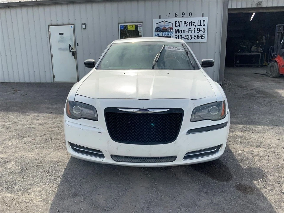 2010-2012 Chrysler 300 Engine 5.7L VIN T 129k Miles OEM - Image 2 of 4