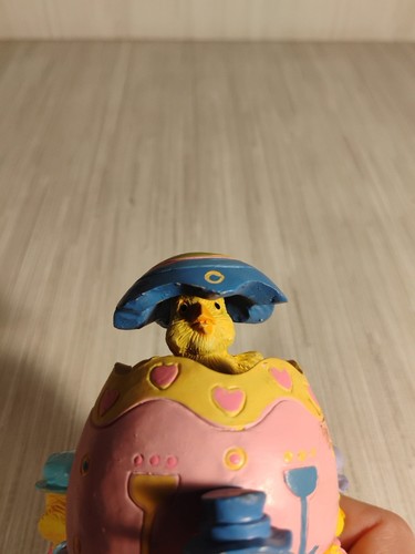 Figura de Pascua de cerámica colección Windsor pollito en huevo - Imagen 5 de 6
