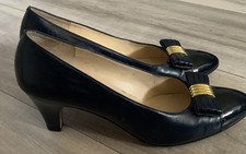 Vtg Salvatore Ferragamo Leather Heels Shoes Womens Blue Gold Italy Bow 8 AAAA