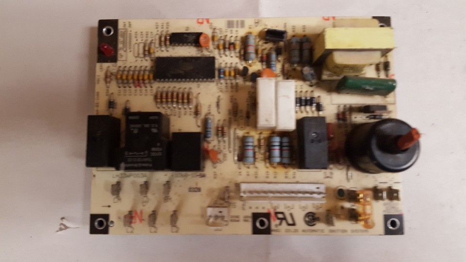 Produktbild von Carrier Bryant LH33WP003A Ofensteuerplatine 1068-11 – Gebraucht (P15)