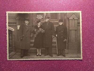Photo postcard antique old women men Hamburg sign women men nice fashion hat old photo