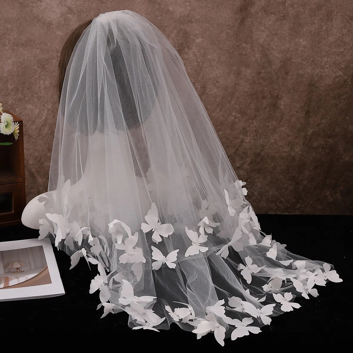 Butterfly Pearl Bridal Veil Lace 2 Layers Wedding Veils For  display picture 3