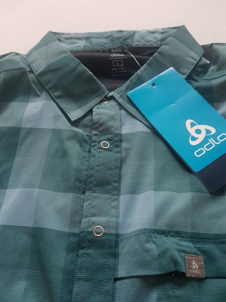 Chemise unie col mao à manches longues