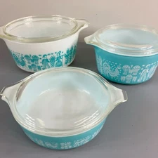 Vintage Pyrex, Butterprint Turquoise, 3 Dishes w Lids, Very Good Condition