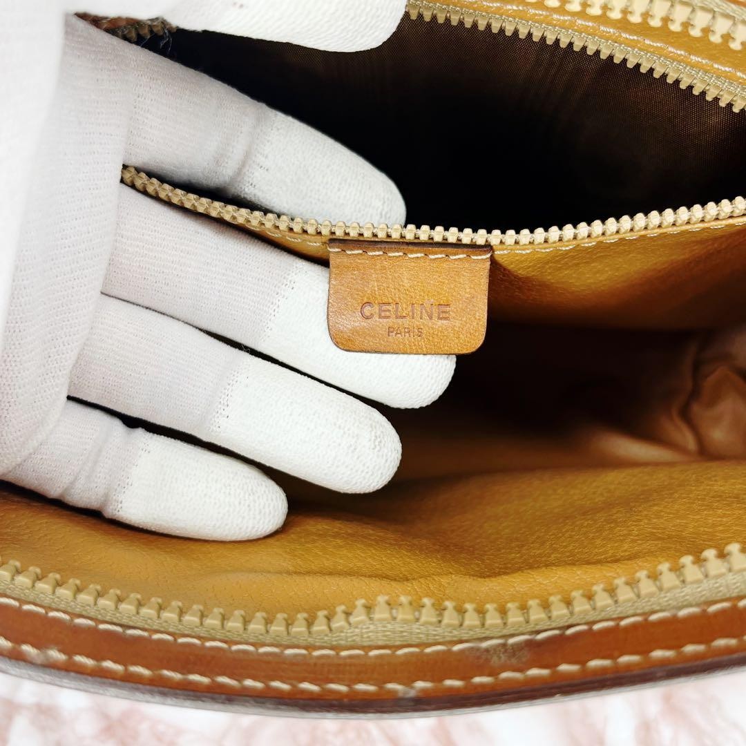 Mint Condition CELINE Honeycomb Pattern Clutch Ba… - image 8