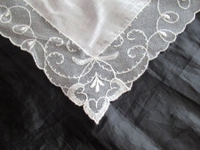 VTG ELEGANT 10" WHITE LINEN 1.5" EMBROIDERED NET LACE TRIM HANDKERCHIEF WEDDING
