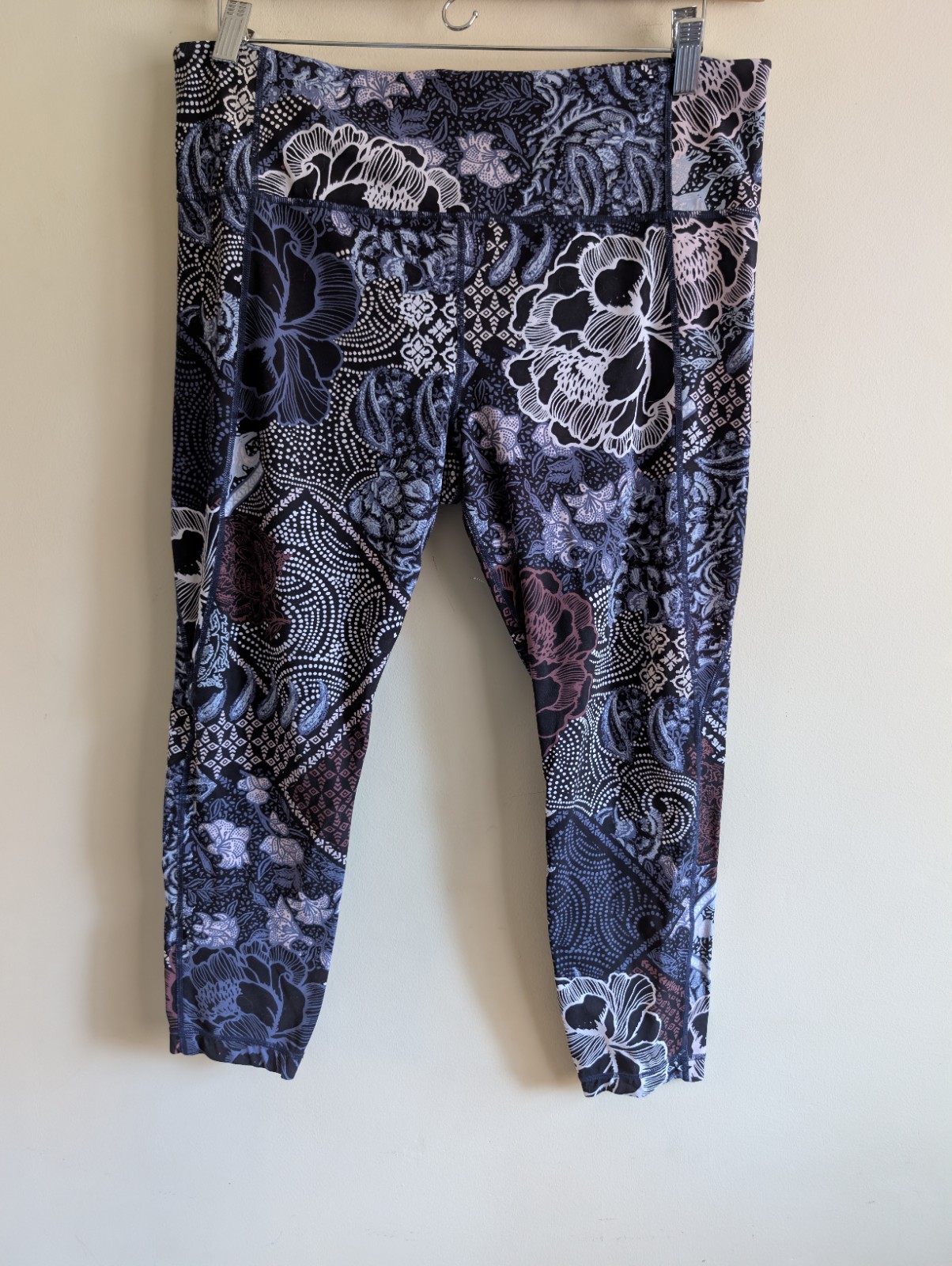 Athleta Floral Patchwork Salutation 7/8 Leggings … - image 2
