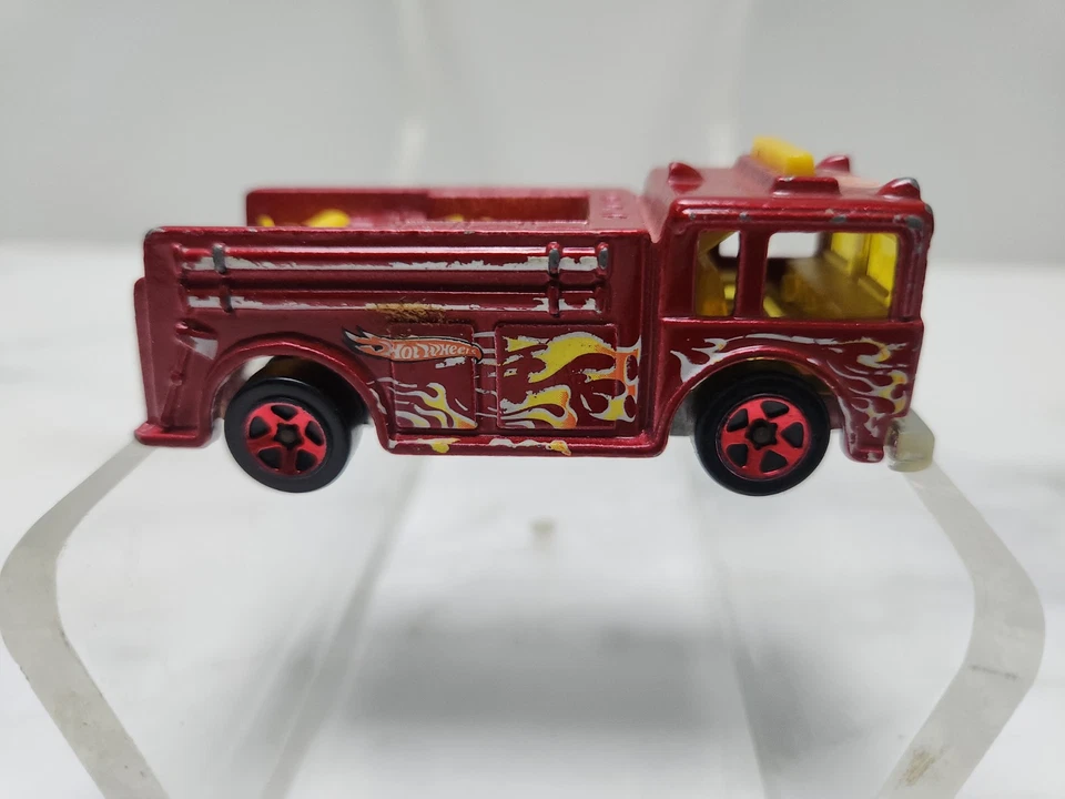 Hot Wheels 1976 caminhão de bombeiros amarelo variante 1:64 rodas vermelhas K2 - Imagem 2 de 4