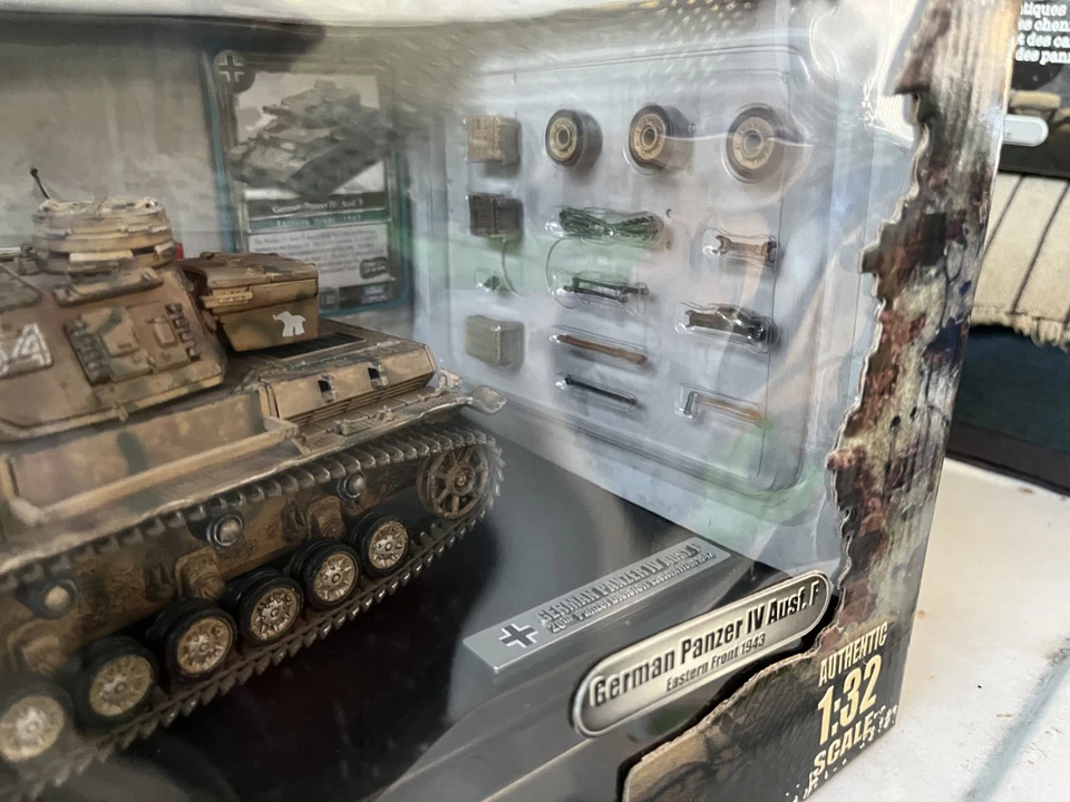 FORCES OF VALORS: German Panzer IV Ausf- Tank, Eastern Front 1943, 1:32, "80217" - Image 3 of 4