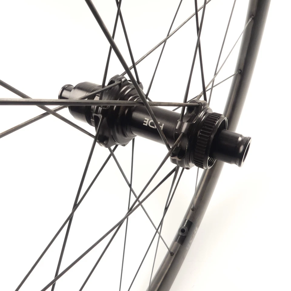 Newmen Advanced R38 Streem Carbon Laufrad Hinten 28" #19496 - Bild 3 von 4