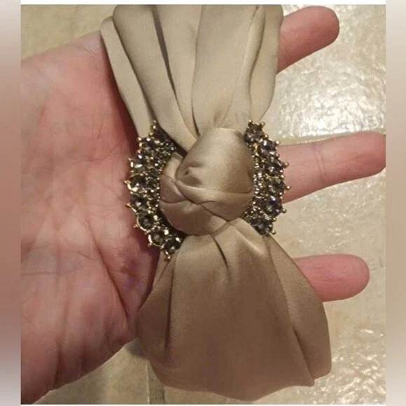 Luxurious Satin Knot Champagne Cream Headband with Rhinestone Accent NWT ✨✨🔥💗 - Image 3 of 4