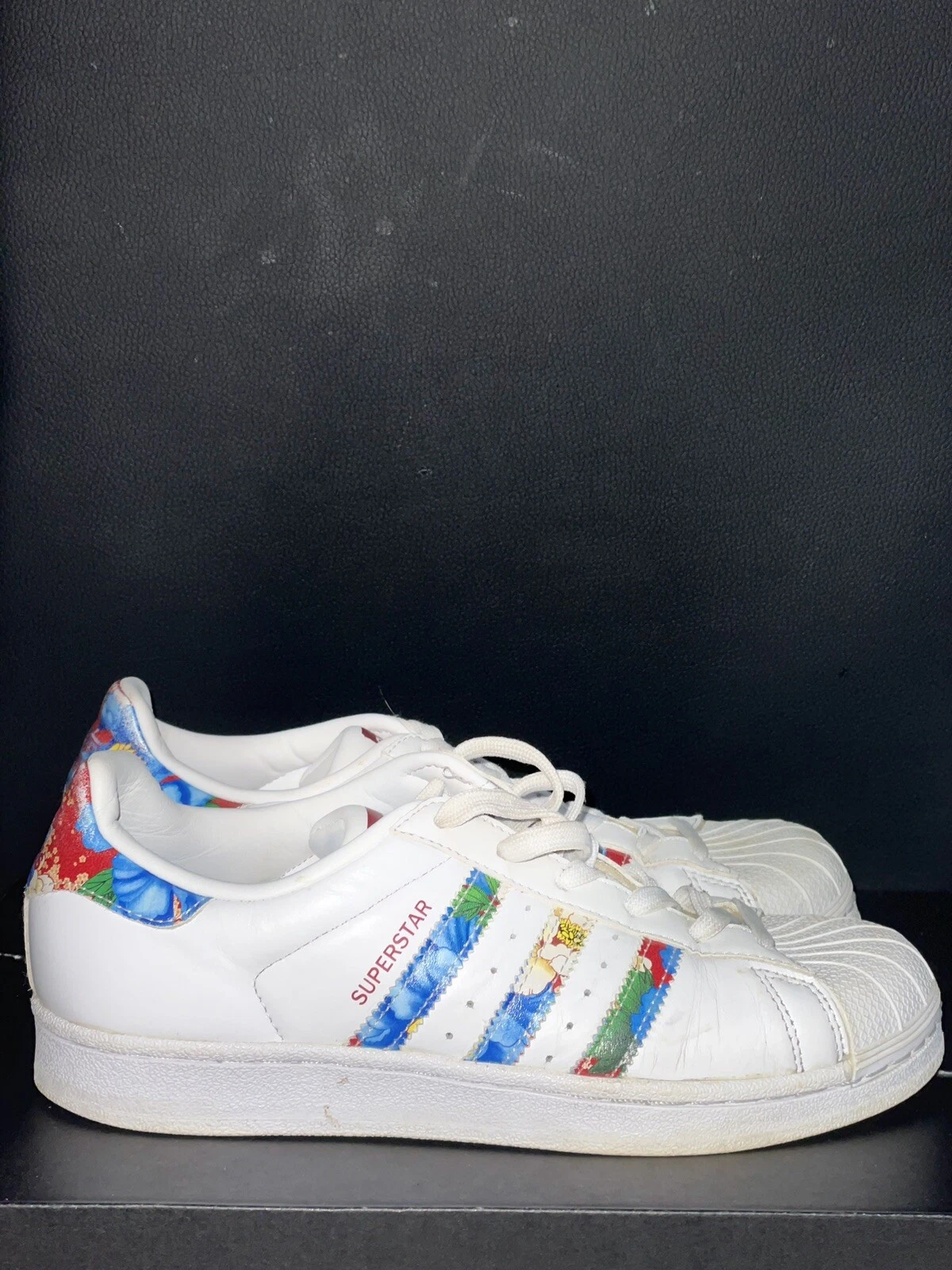 Adidas Superstar sneakers unisex UK5 leggermente indossate