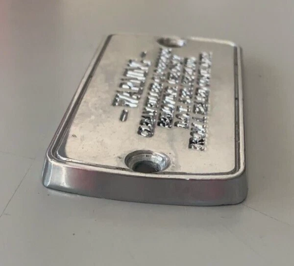 Cubierta de cilindro maestro cromada Harley Davidson Iron Eagle OEM Foto 4 de 4