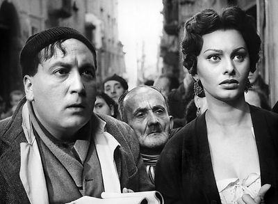 PHOTO L'OR DE NAPLES - SOPHIA LOREN -/11X15 CM #1