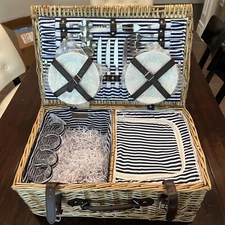 PICNIC TIME Belmont Picnic Basket for 4 - Wicker Picnic Baskets - 4 Person Pi...