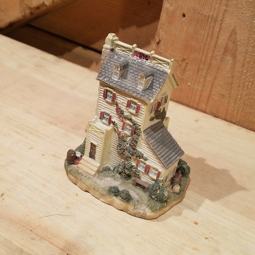 Figurina The Gold Nugget Tavern Risorse Internazionali - Swanky Barn - Foto 5 di 12