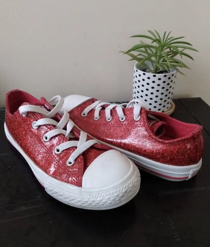 red shiny converse