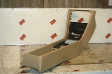 1989 MERCEDES 300E W124. CENTRE CONSOLE