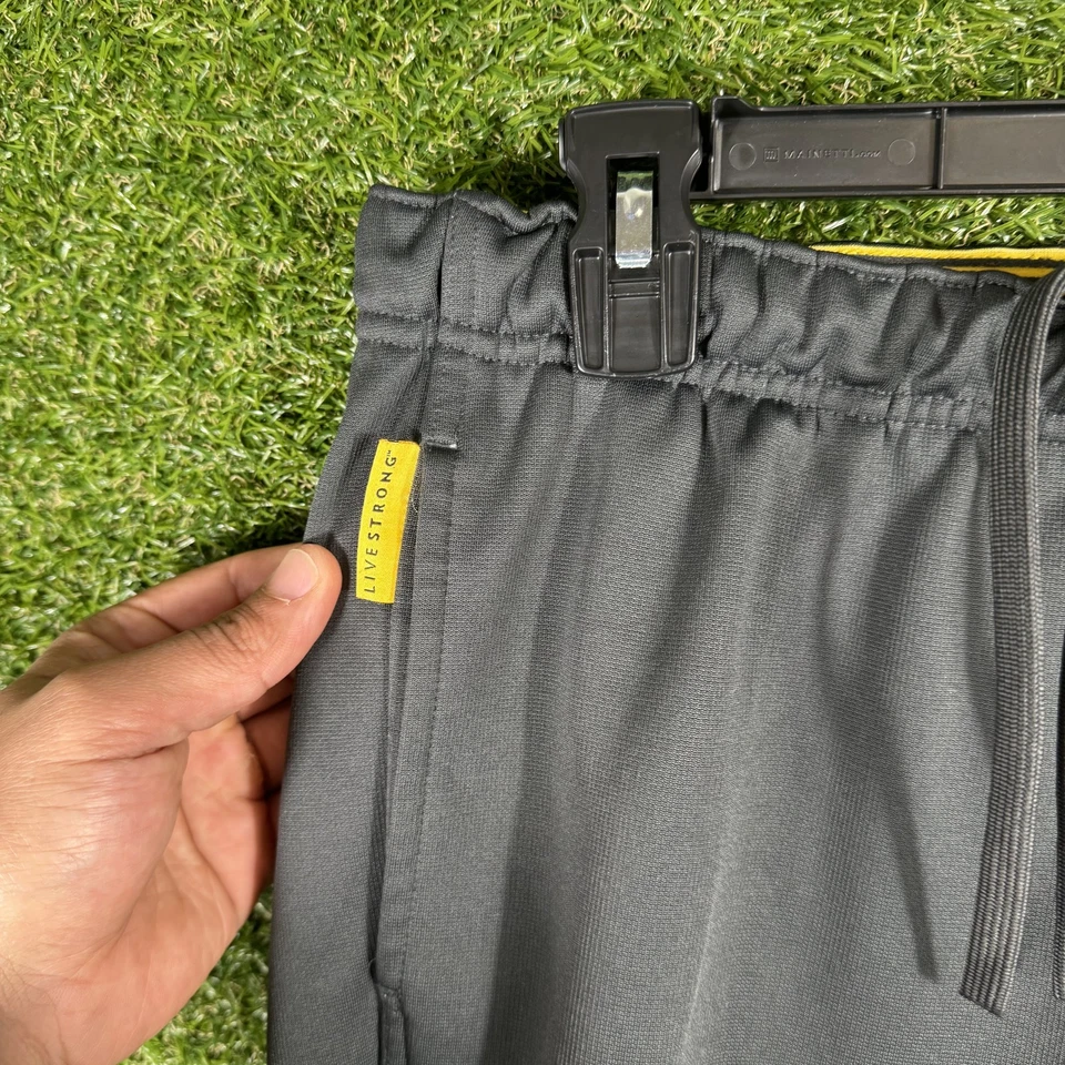 Calça Nike Therma-Fit LIVESTRONG Masculina Média Cinza Forrada de Lã Atlética Joggers - Imagem 4 de 4