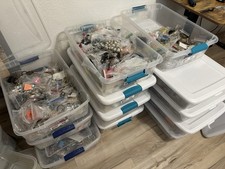 Vintage Costume Jewelry Lot Signed And Unsigned 40+Pounds Over 500 Pieces