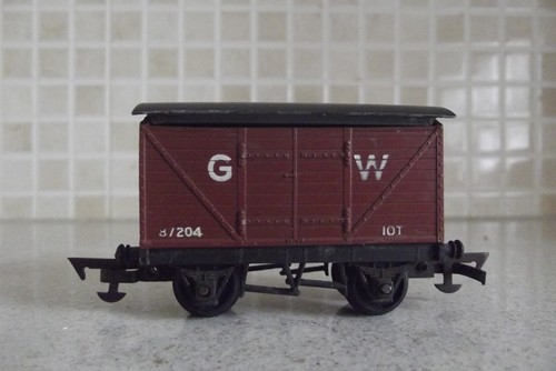 TRI-ANG R11 GWR 10T GESCHLOSSENER VAN 87204 IN BRAUN SPUR 00. | Zustand: Used