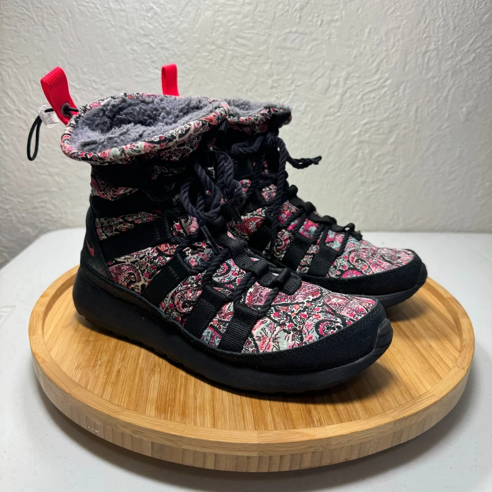 Tênis Nike Rosherun Hi bota feminina 5.5 Liberty of London solar vermelho pele sintética corrida - Imagem 2 de 4