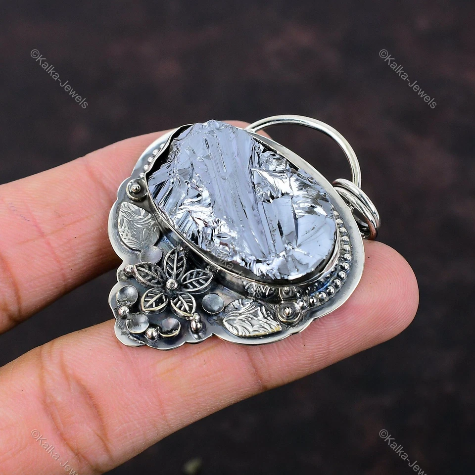Colgante de piedras preciosas ásperas de shungita de plata de ley 925 hecho a mano joyería boho Foto 4 de 4