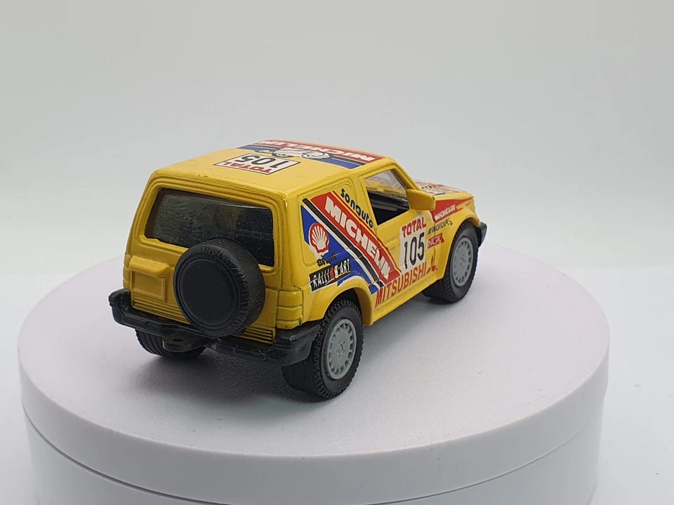 Mitsubishi Montero Guisval 1/43 - Immagine 3 di 4