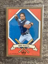 2019 Diamond Kings Mike Piazza gold halo. #205-15 DK205. Dodgers and Mets. HOF