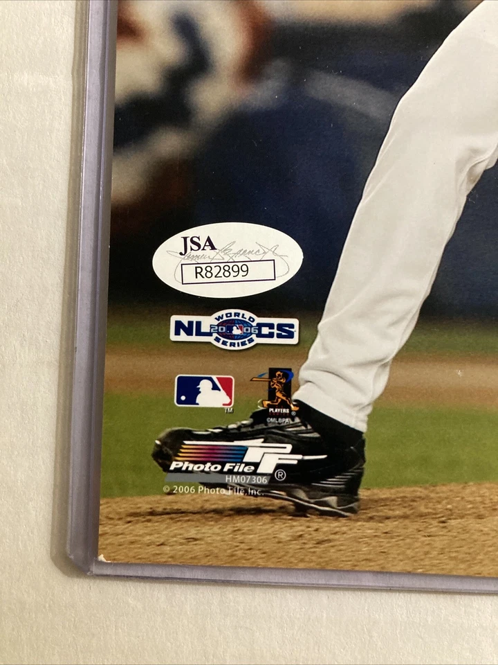 TOM GLAVINE- Signed Autographed Auto 8x10 Photo. JSA Authentic - Image 3 of 4