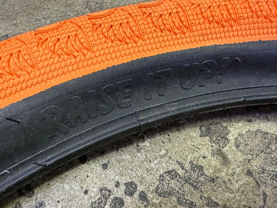 Bicicletas SE Bozack 24 X 2.4 NARANJA con neumático individual BMX negro Foto 3 de 4