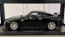 AUTOart 1/18 Nissan Skyline GT-R R35 Super Black Millennium 77397