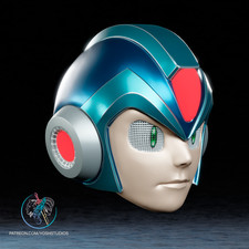 Mega Man Helm - Yosh Studios - DIY - bemalt